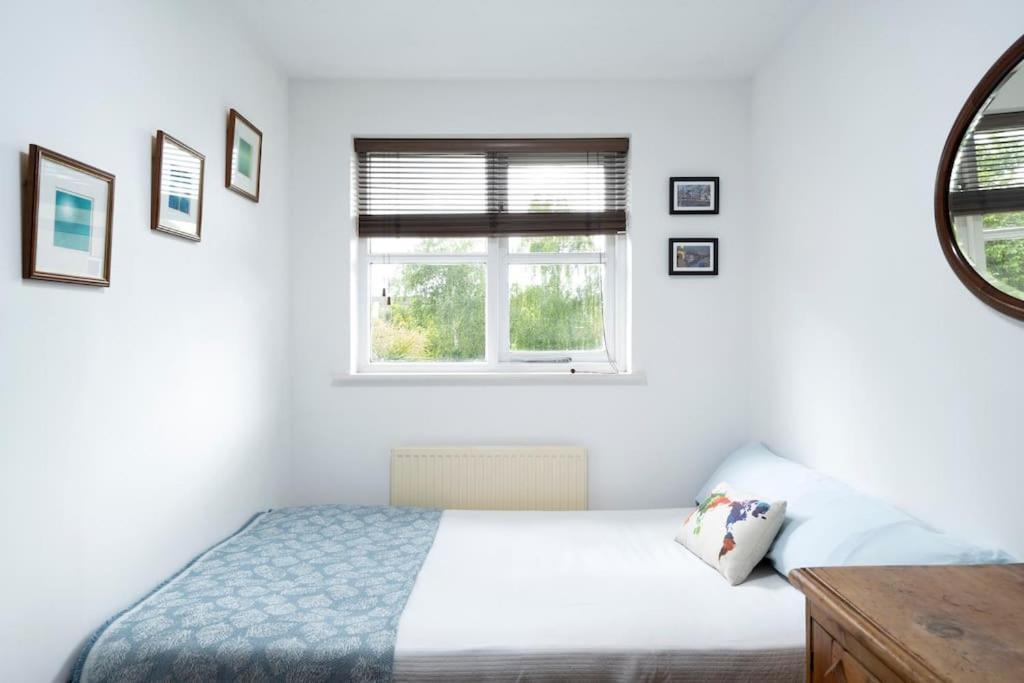 Victoria Park 2 Bedroom House W/ Garden & Parking Londra Dış mekan fotoğraf